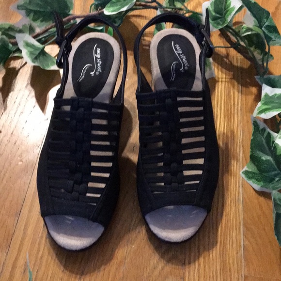 Easy Street / Comfort Wave Black Heels - Picture 3 of 8